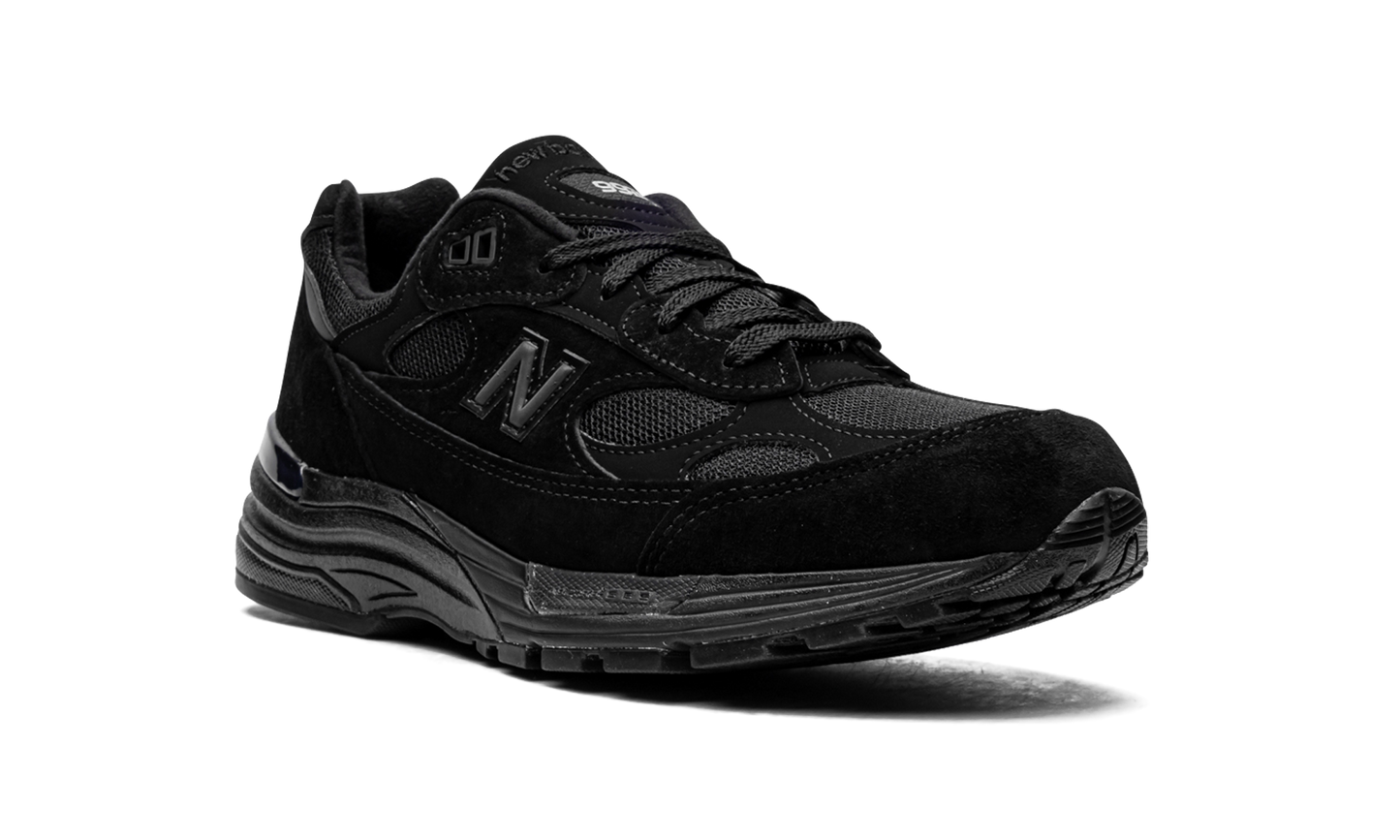 992 "Triple Black" M992EA