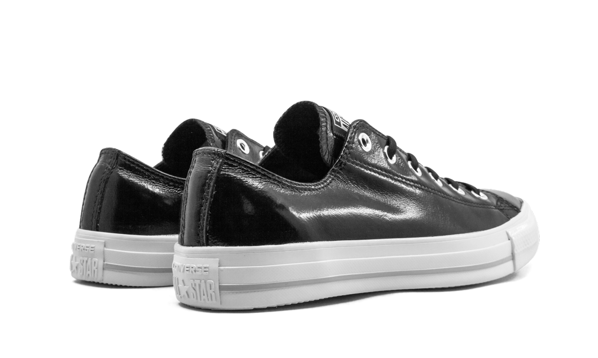 CHUCK 70 OX WMNS "Crinkled Patent Leather" 558002C