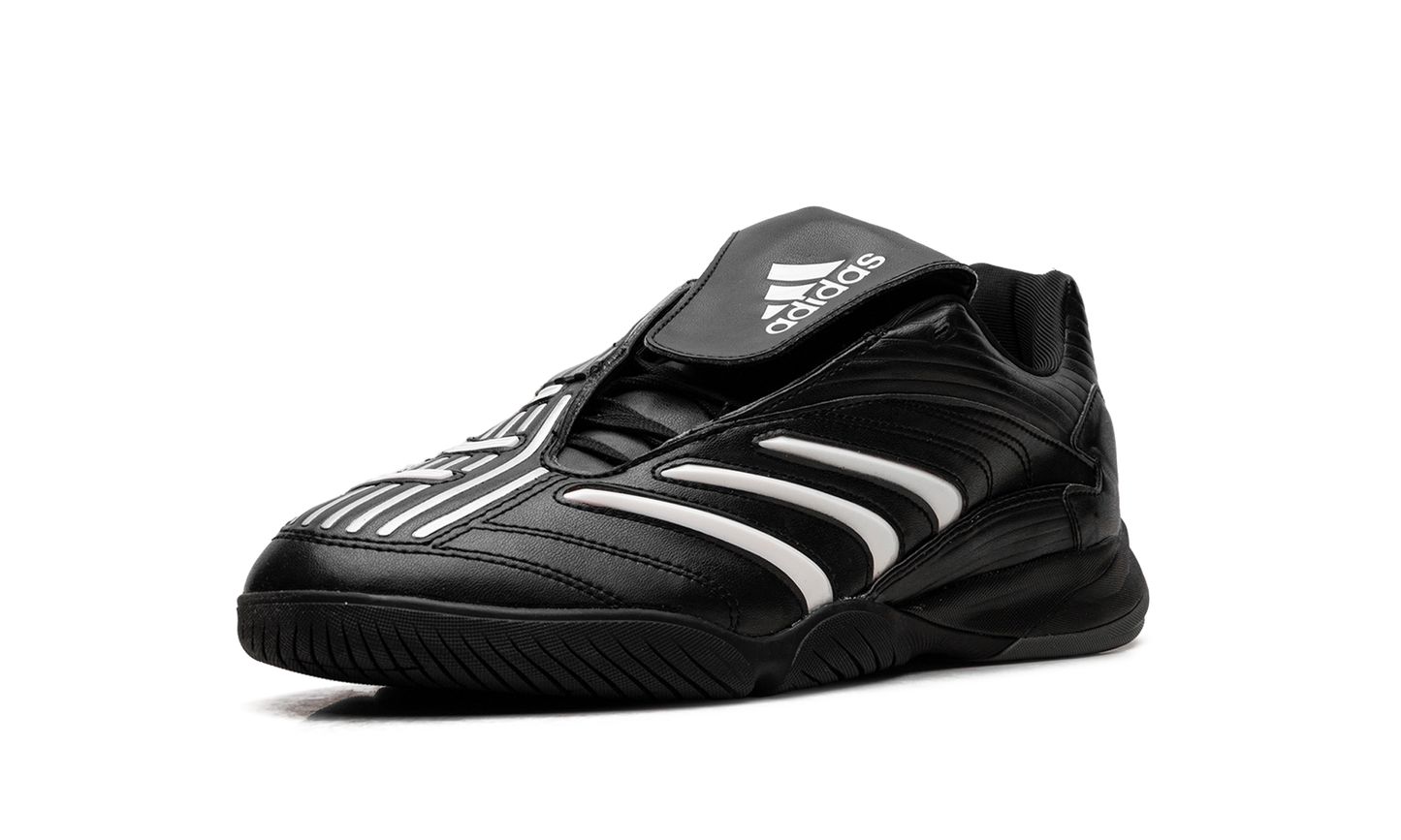Predator Sala "Black Zero Metallic" JQ3916