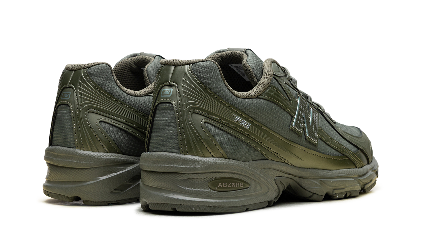 740 "Dark Olive Vine" U740RS2