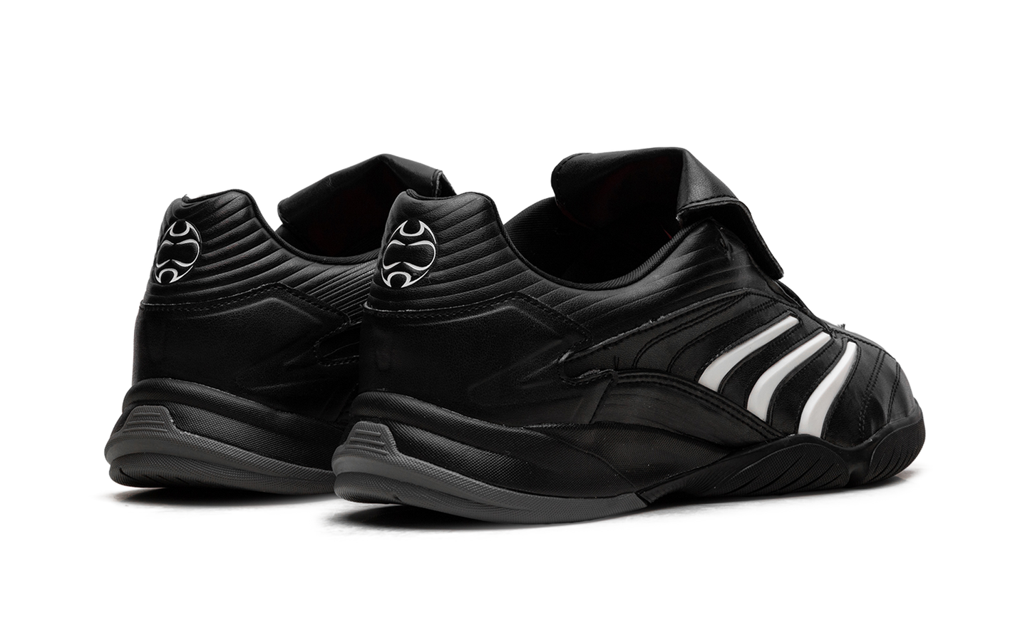 Predator Sala "Black Zero Metallic" JQ3916