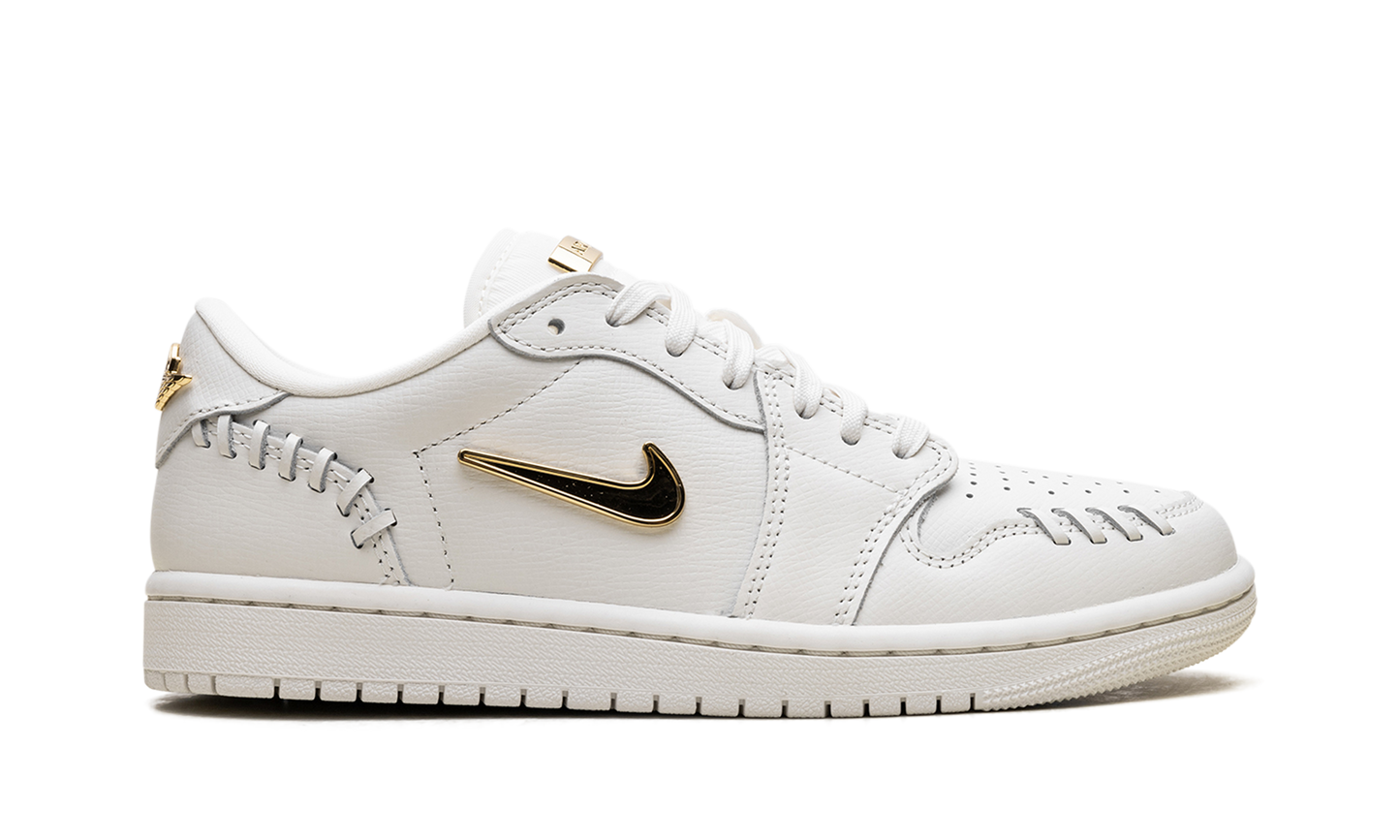 Jordan 1 Low WMNS "Method of Make Sail Metallic Gold" FN5032 100
