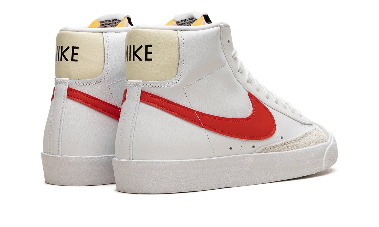 Blazer Mid '77 Vintage "White Picante Red" BQ6806 122